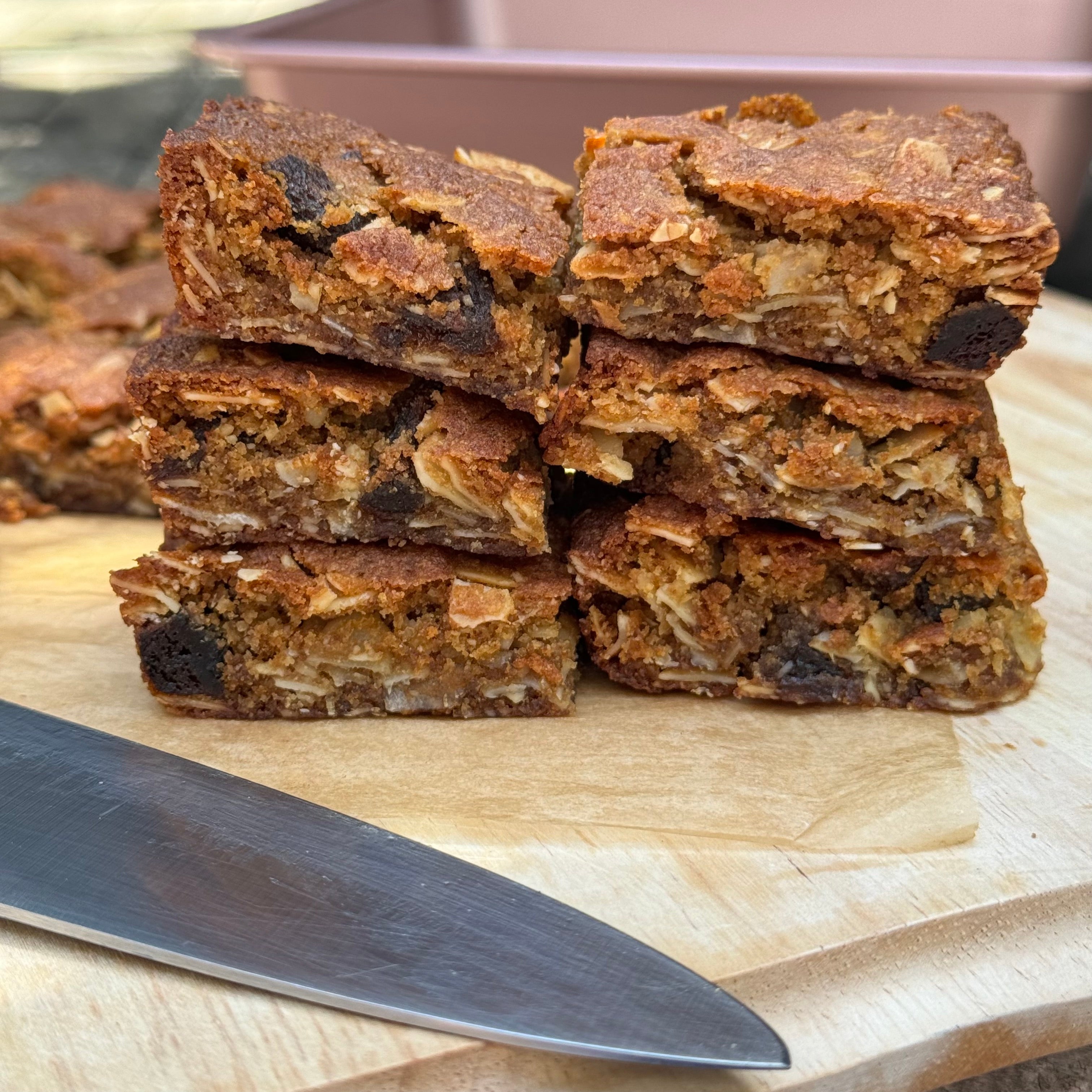 Gluten Free Lunchbox - Chewy Apricot Sesame Bars – YOMO Gluten Free