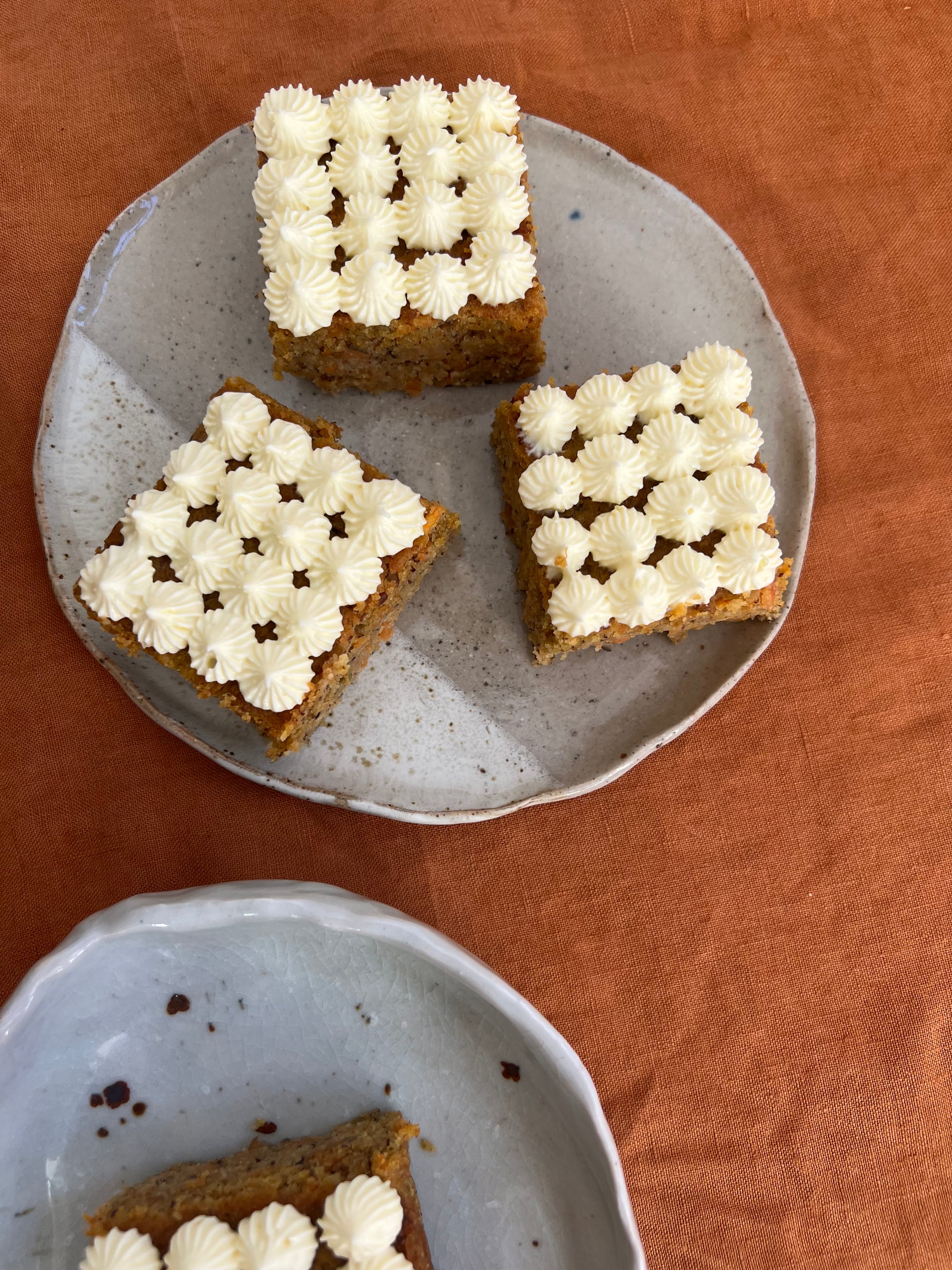 keto carrot cake, low carb carrot cake recipe, easy low carb baking, easy keto baking