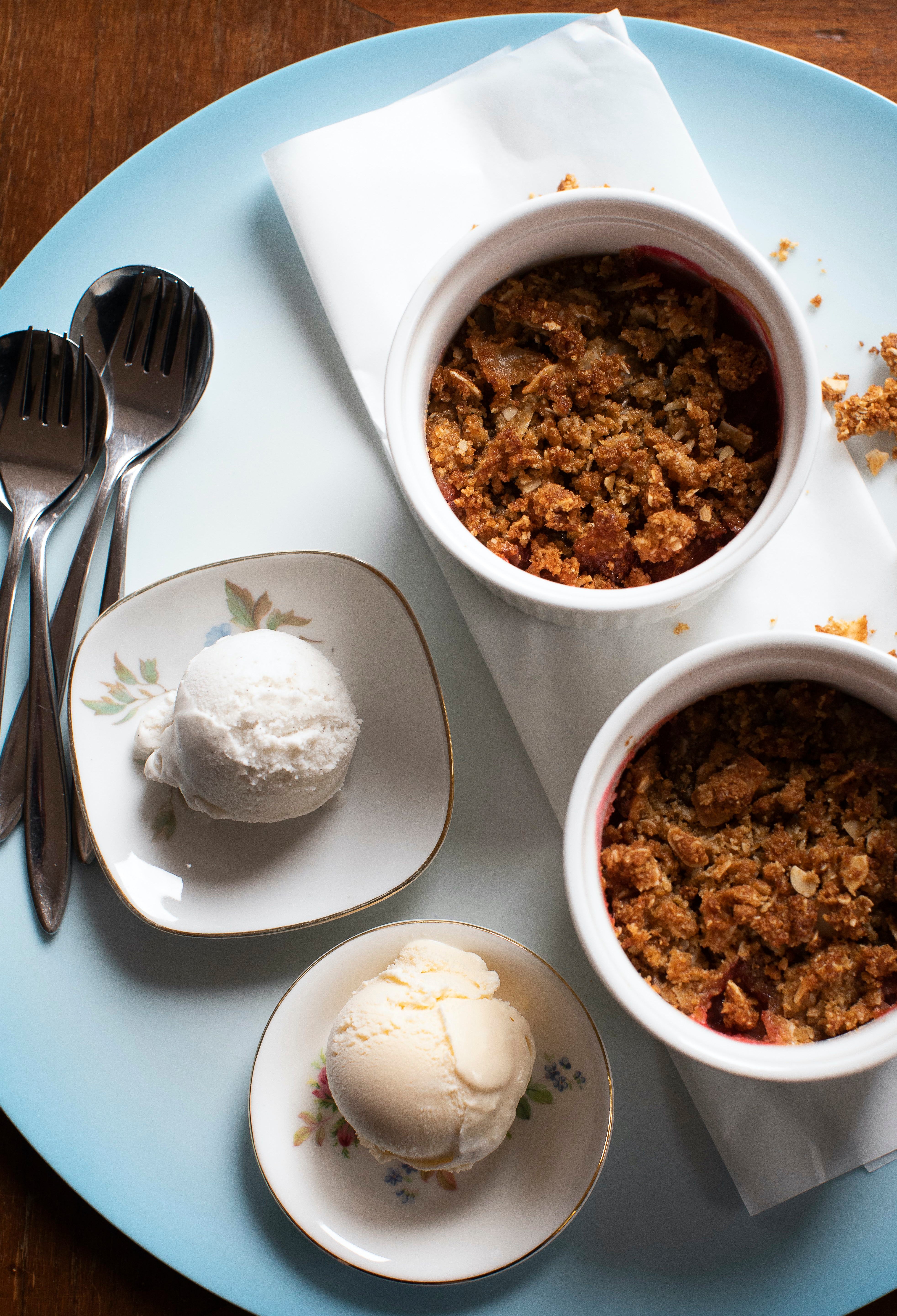 gluten free apple crumble, vegan apple crumble, vegan recipes, gluten free recipes, gluten free baking, gluten free dessert