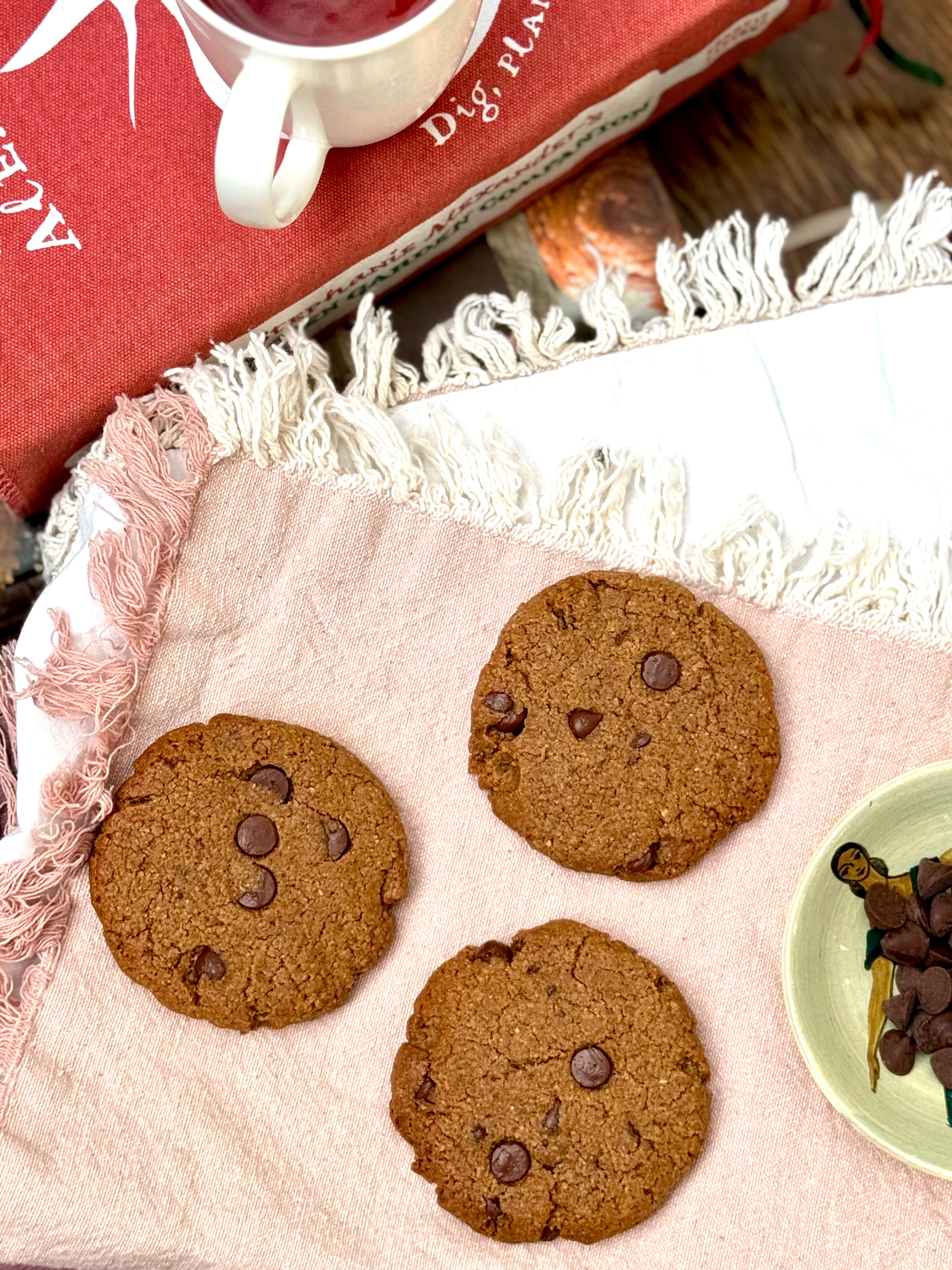 choc chip gingerbread cookie, gluten free gingerbread, gluten free cookie, cookie gift
